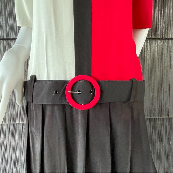 🔥Vintage Absolutely Two Toned Red & Black pleated Dress - Picture 4 of 12